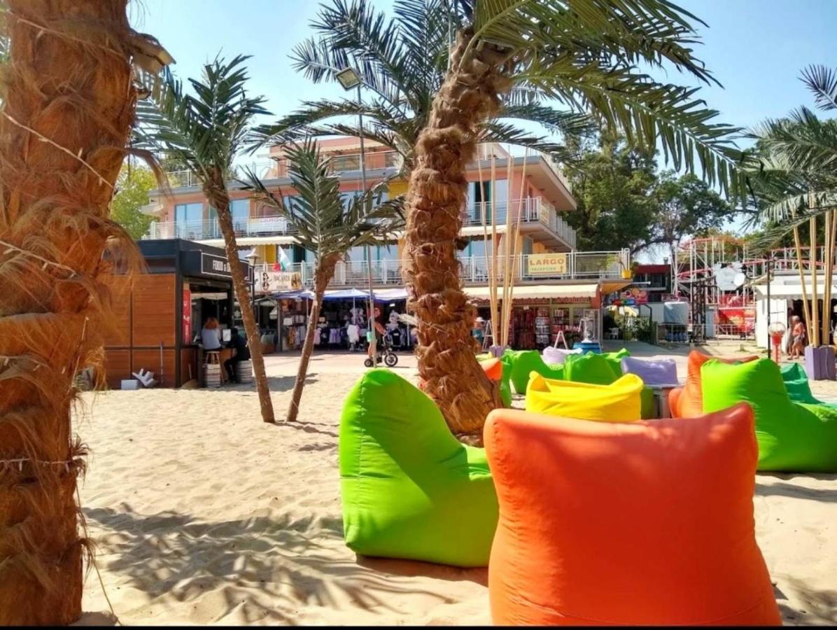 Hotel Largo Beach Σάνι Μπιτς Εξωτερικό φωτογραφία